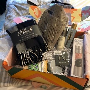 Entire fall  2019 FabFitFun box NWT